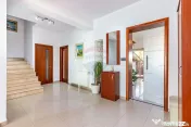 Casă / Vilă + cladire birouri de vanzare in Aviatiei, v...