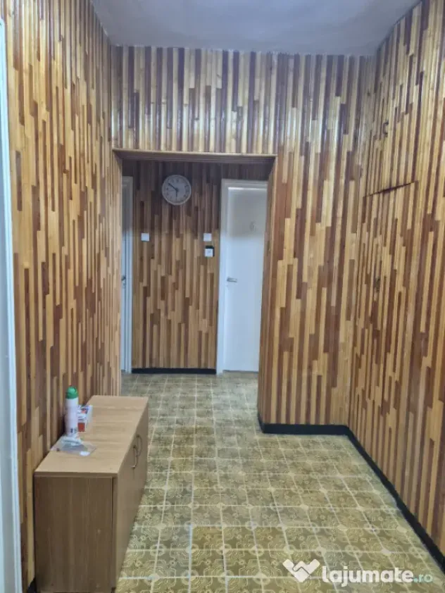 Apartament 3 camere, decomandat, 65 mp, etaj 1, zona Sasar