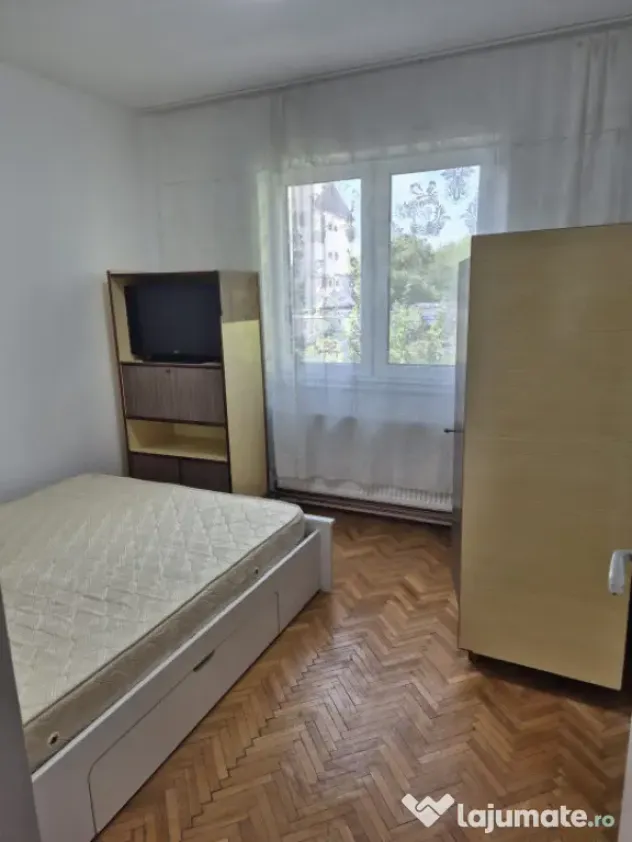 Apartament 3 camere, decomandat, 65 mp, etaj 1, zona Sasar
