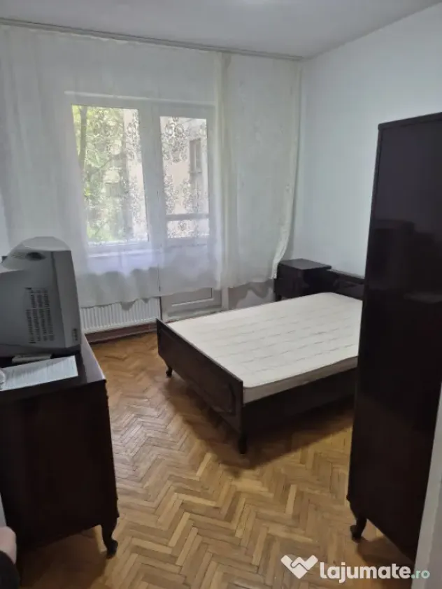 Apartament 3 camere, decomandat, 65 mp, etaj 1, zona Sasar