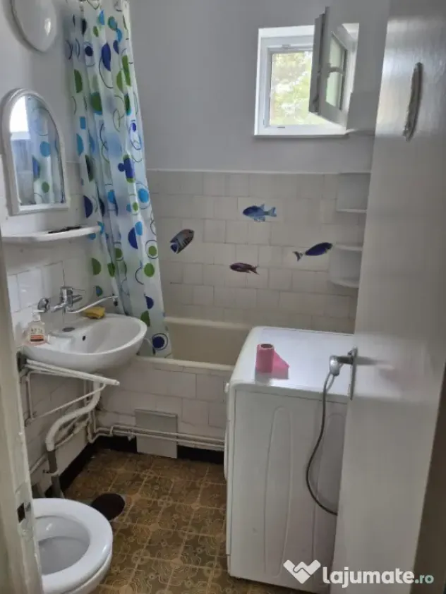 Apartament 3 camere, decomandat, 65 mp, etaj 1, zona Sasar
