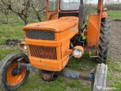 Tractor Fiat 550 cutie cu reductor și ambreiaj pe priză 0753—682—936 
