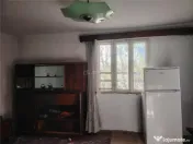 Casa batraneasca, cu toate utilitatile, locatie foarte buna 