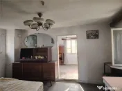 Casa batraneasca, cu toate utilitatile, locatie foarte buna 