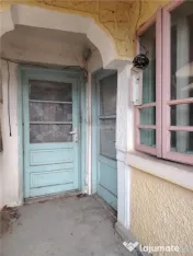 Casa batraneasca, cu toate utilitatile, locatie foarte buna 