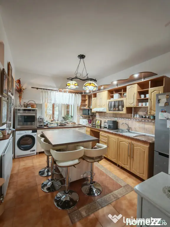 2 Proprietati, 320 mp utili, in centrul Turzii - Turda (Cluj)
