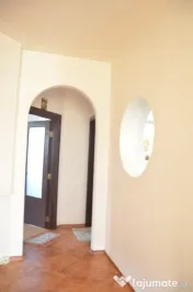 Apartament cu trei camere situat in Busteni 