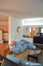 Apartament cu trei camere situat in Busteni 