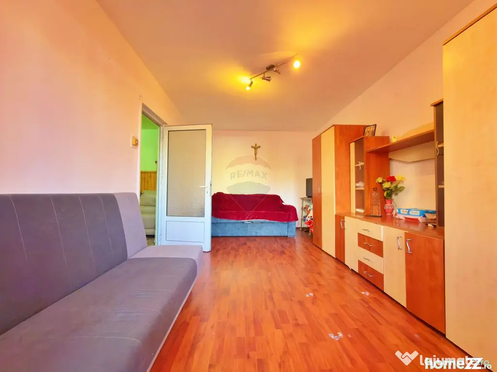 Apartament decomandat cu 2 camere de vânzare / Aurel Vla...