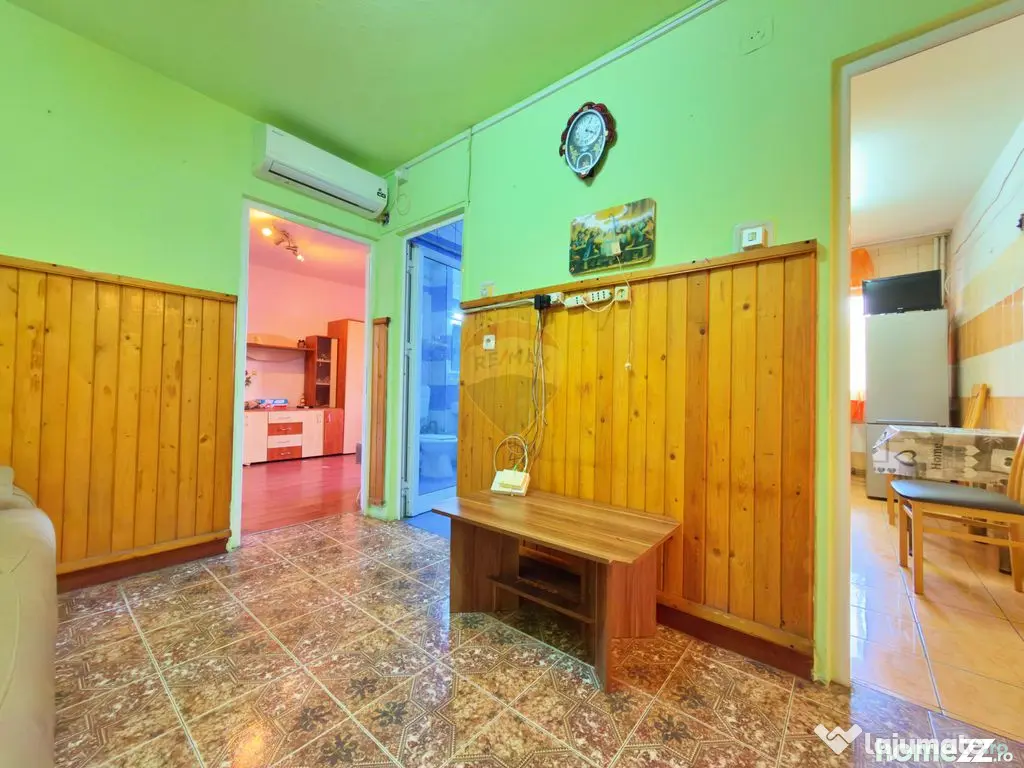 Apartament decomandat cu 2 camere de vânzare / Aurel Vla...