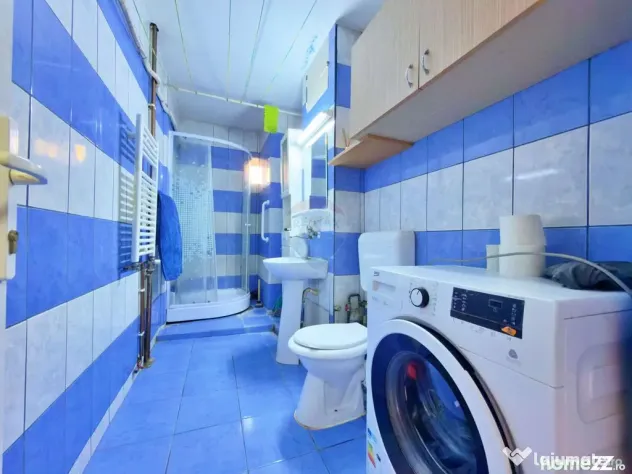Apartament decomandat cu 2 camere de vânzare / Aurel Vla...