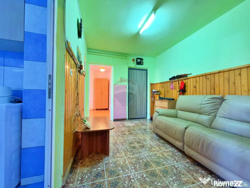 Apartament decomandat cu 2 camere de vânzare / Aurel Vla...