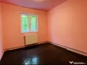 Apartament 2 camere, semidecomandat - zona Tractorul 