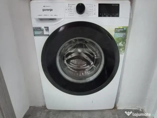 De inchiriat apartament 2 camere, Centru, 300 euro
