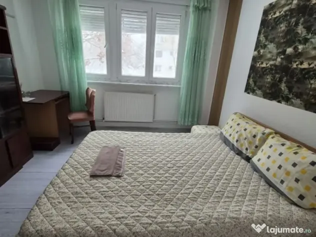 De inchiriat apartament 2 camere, Centru, 300 euro