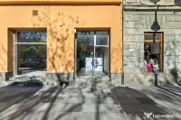 Spațiu comercial versatil de închiriat în zona Ultrace... 