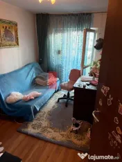 Apartament cu trei camere de vanzare-Crangasi-loc de parcare 