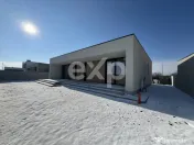 De vanzare casa parter moderna panouri pompa de caldura gara 