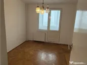 Apartament 3 camere luminos cu boxa Calea Bucuresti 