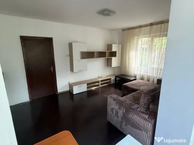 De inchiriat apartament cu 2 camere central