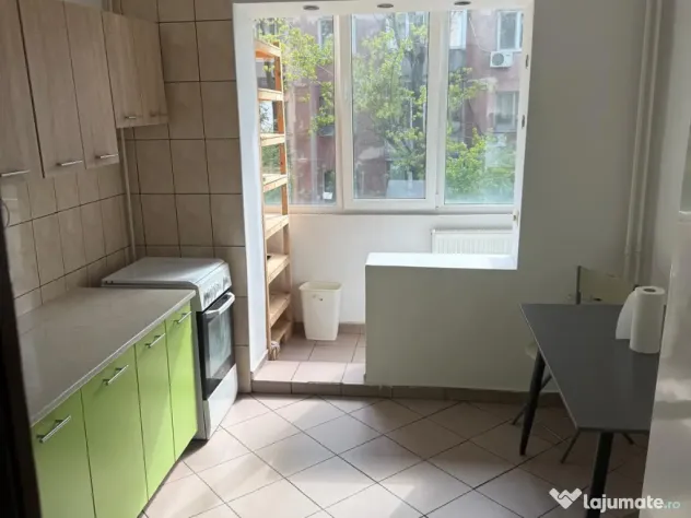 De inchiriat apartament cu 2 camere central