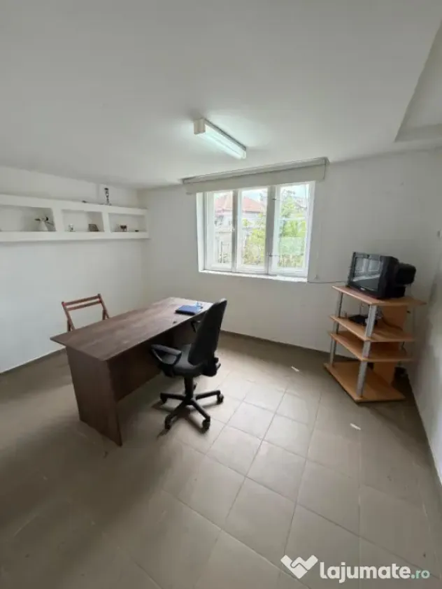 Casa de vanzare ,90 mp constructie ,teren 1400mp ,parcelabil