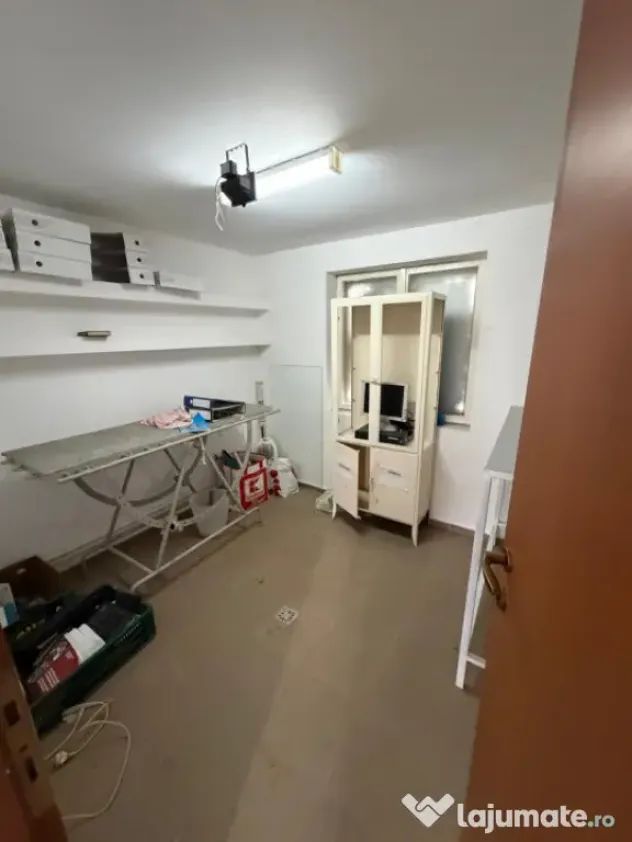 Casa de vanzare ,90 mp constructie ,teren 1400mp ,parcelabil