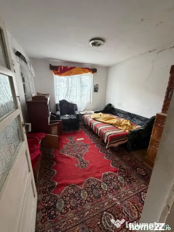 Casa de vanzare ,90 mp constructie ,teren 650mp ,str Rozelor - Filiasi (Dolj)