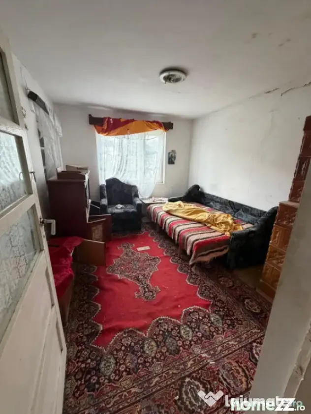 Casa de vanzare ,90 mp constructie ,teren 650mp ,str Rozelor - Filiasi (Dolj)