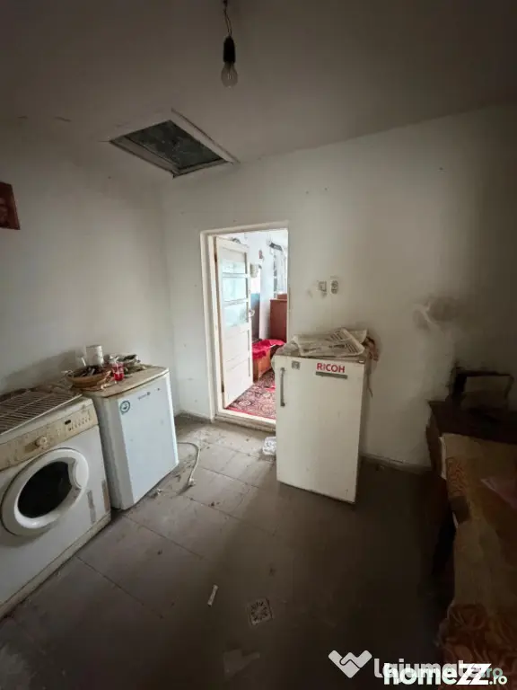Casa de vanzare ,90 mp constructie ,teren 650mp ,str Rozelor - Filiasi (Dolj)