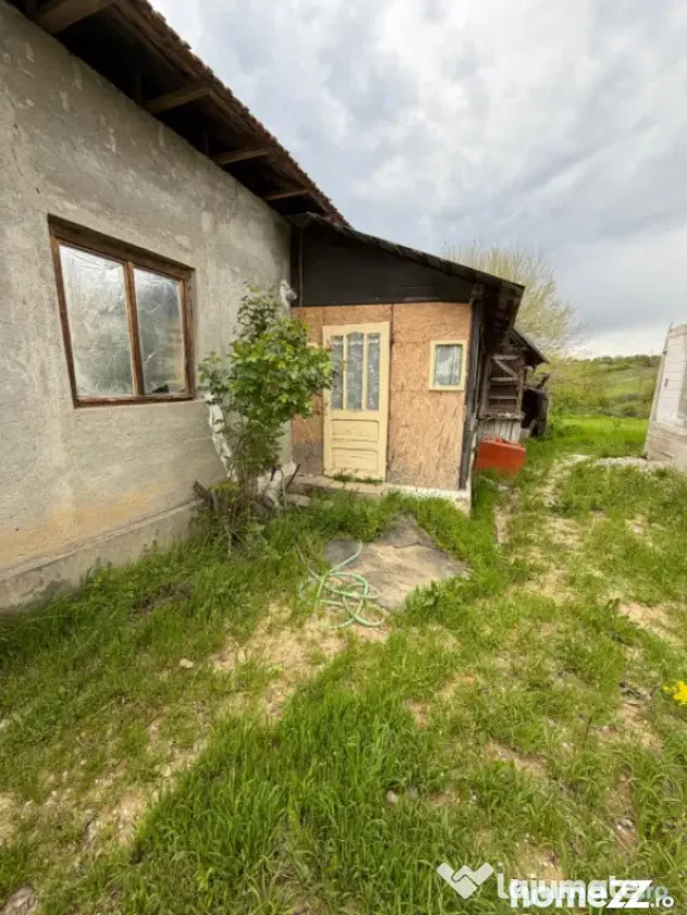 Casa de vanzare ,90 mp constructie ,teren 650mp ,str Rozelor - Filiasi (Dolj)