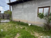 Casa de vanzare ,90 mp constructie ,teren 1400mp ,parcelabil 