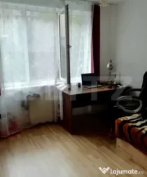 Apartament cu 3 camere, semidecomandat, 84 mp, zona Semicent