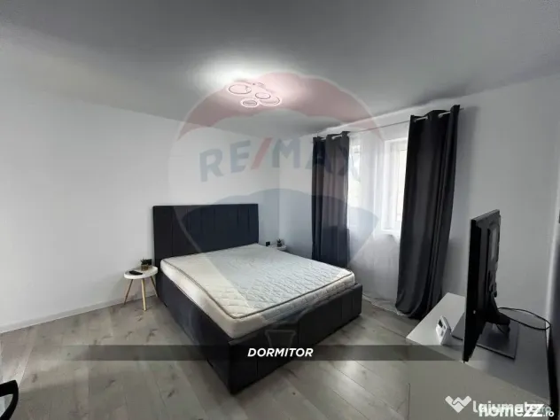Apartament cu 3 camere - Centru Vechi de închiriat