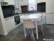 DE INCHIRIAT: Apartament cu 3 camere - Centru Vechi 