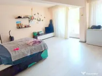 De vanzare apartament cu 4 camere, strada Anghel Saligny,...