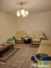 FAR, de vanzare 3 camere, decomandat, etaj 1, gaze 