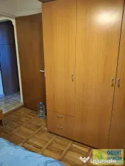 FAR, de vanzare 3 camere, decomandat, etaj 1, gaze 