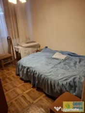 FAR, de vanzare 3 camere, decomandat, etaj 1, gaze 