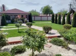 Casă complet utilată cu curte de poveste – la câteva...