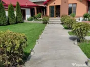 Casă complet utilată cu curte de poveste – la câteva... 