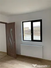 Case pe parter cu 3 camere-Teren 800 mp-Asfalt-Mutare imedia 