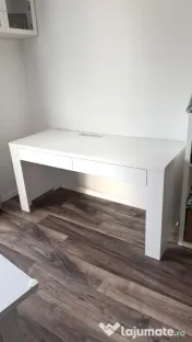 Birou alb din PAL pentru calculator 