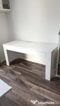 Birou alb din PAL pentru calculator