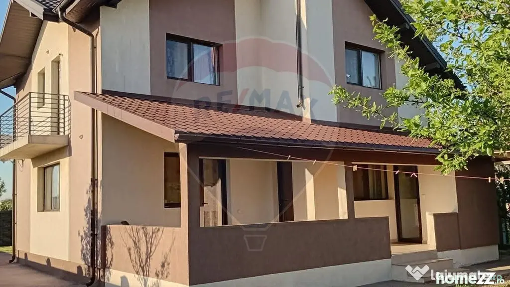 Casă / Vilă spațioasă cu curte mare de închiriat în...