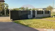 Casă / Vilă spațioasă cu curte mare de închiriat în...