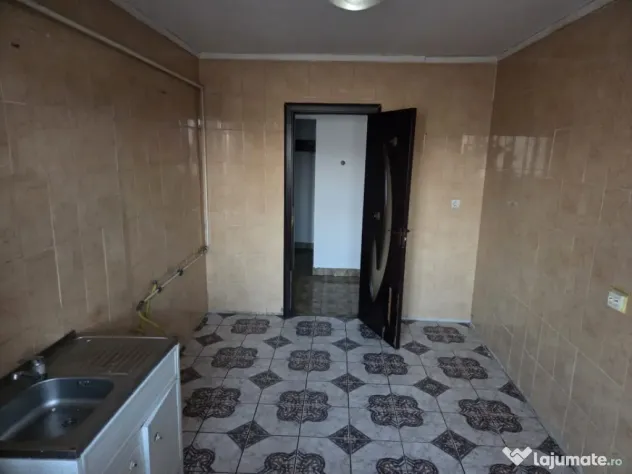 Apartament 2 camere, confort 1 decomandat, zona Obor. Etaj 4