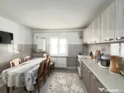 Apartament de 3 camere, 60 mp, zona Bucovina 