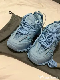 balenciaga track