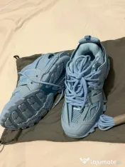 balenciaga track 